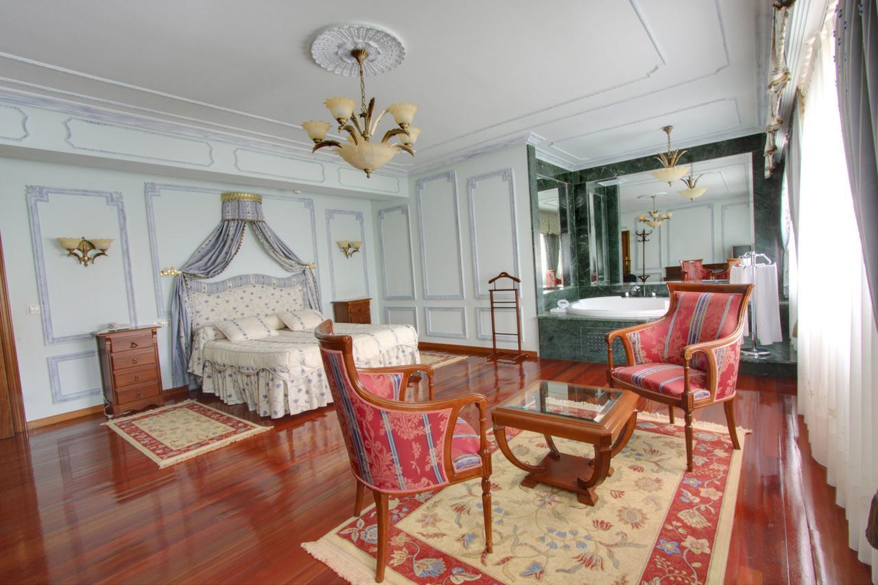 Pazo De Monterrei Hotel โอว์เรนเซ ภายนอก รูปภาพ